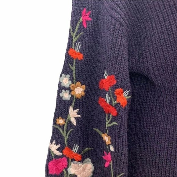 American Eagle Floral Embroidered Sweater M - Picture 3 of 12